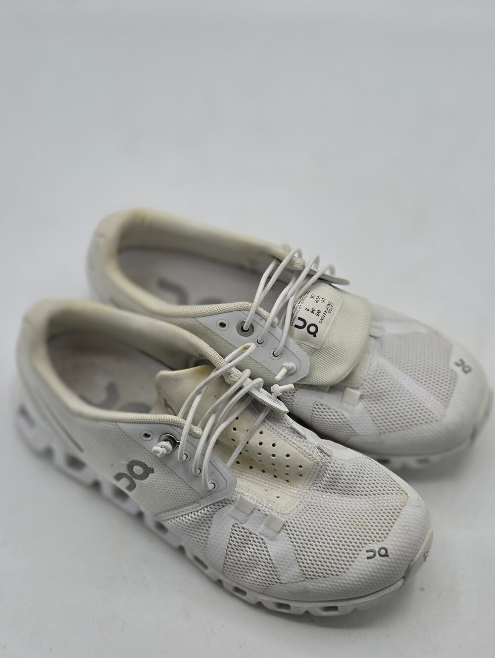 On Running Cloud 5 All White Sneakers Lightweight Running Shoes Womens W5 - Picture 3 of 16
